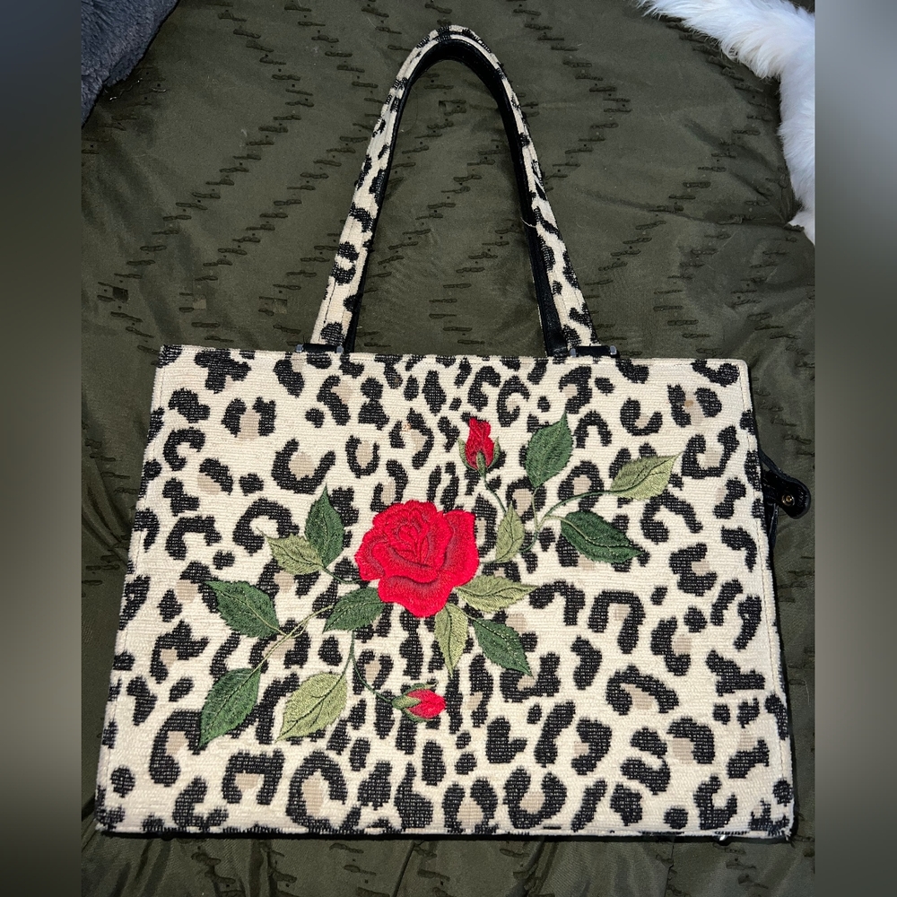 Isabella Fiore Cheetah Rose Tote Bag
